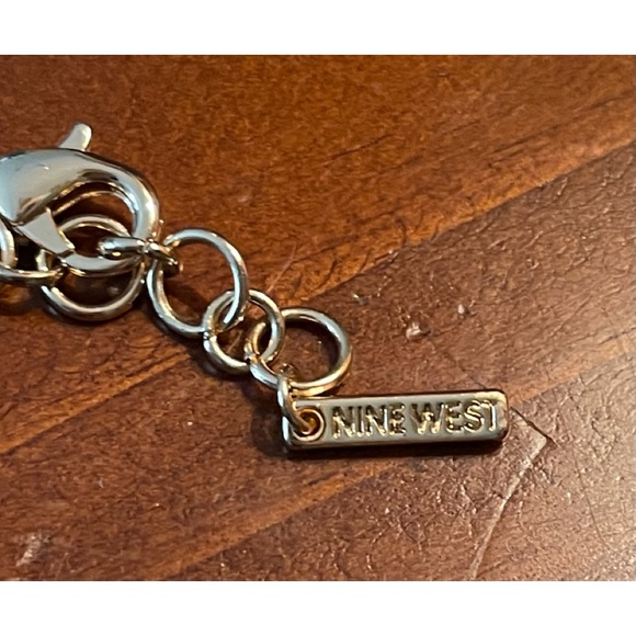 Fun Nine West Statement Matching Gold and Black Necklace and Earrings. - Picture 5 of 6